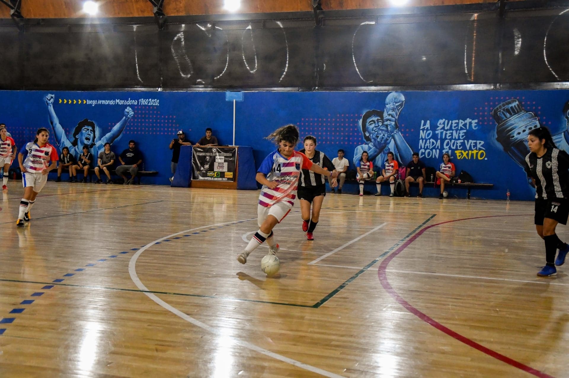 Reservá la cancha de parquet (Futsal 5) - Big Sports El Bolsón